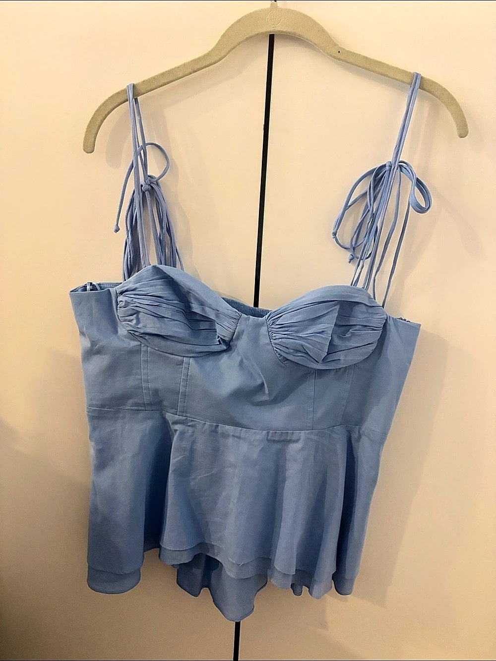 Zara Ruched Strappy Bustier Top in Blue Size Large
NWOT great condition never wo